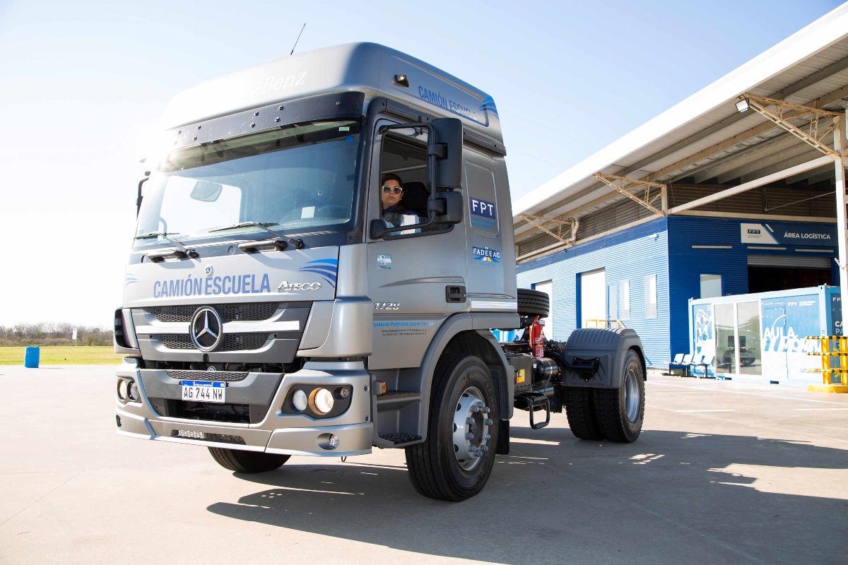 Respaldo Total Mercedes Benz Camiones Y Buses Celebra El D A Del Camionero