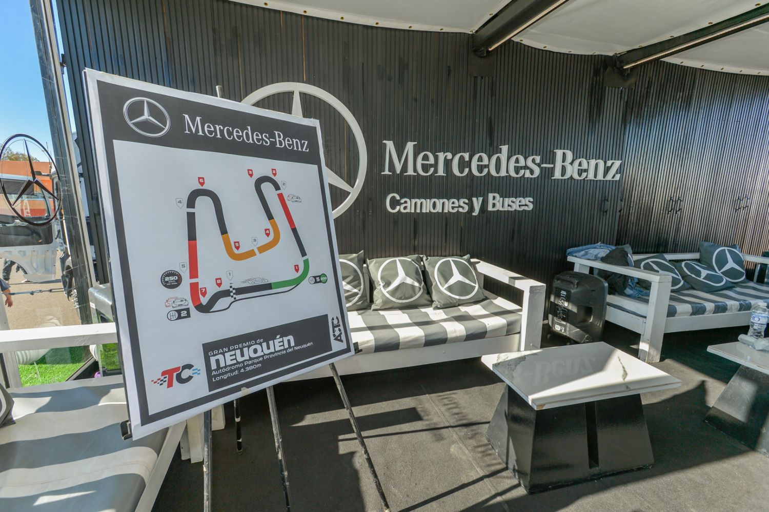 Mercedes-Benz sponsor TC