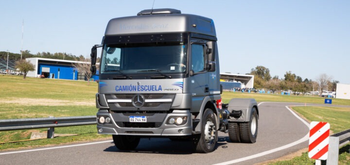 Mercedes-Benz Atego 1729 Camión Escuela FADEEAC